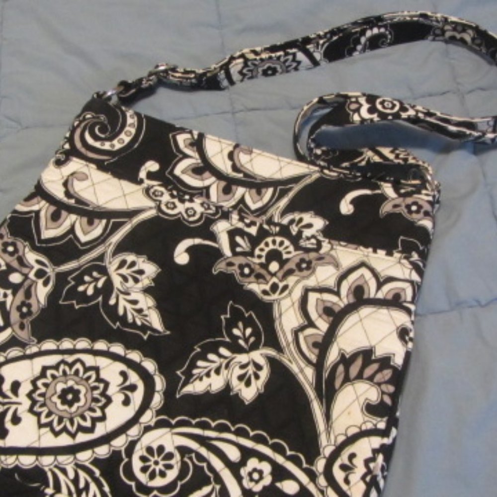 Vera Bradley quilted fabric black and white purse, shoulder straps, gently used